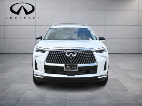Certified 2026 INFINITI QX60 Luxe w/ Cargo Package FWD image 2