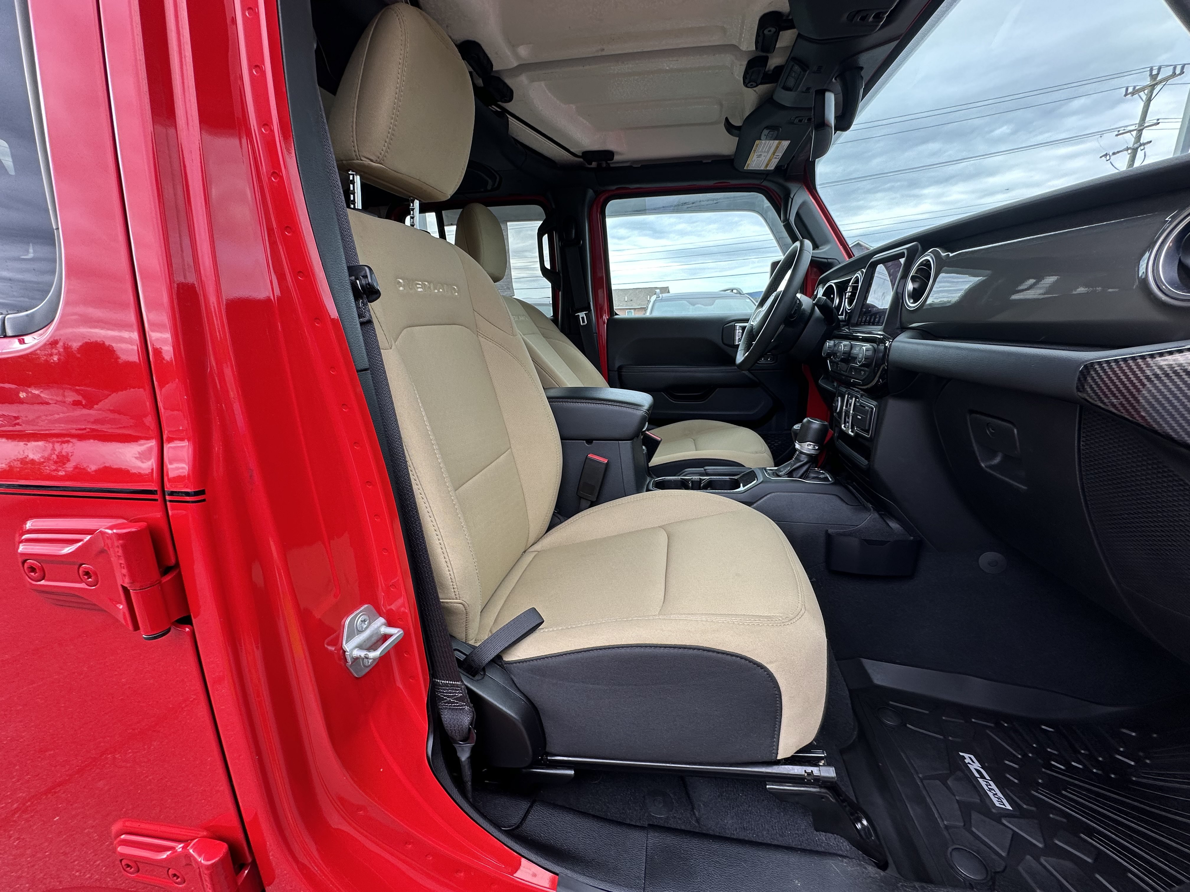 Used 2023 Jeep Gladiator Overland AWD/4WD image 15
