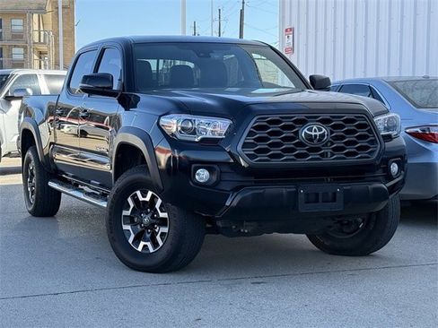Used 2022 Toyota Tacoma TRD Off-Road w/ Technology Package image 2
