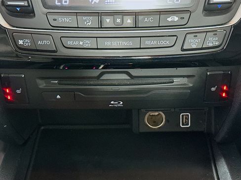 Used 2021 Honda Pilot Touring image 25