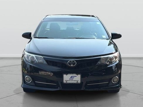 Used 2014 Toyota Camry SE FWD image 2