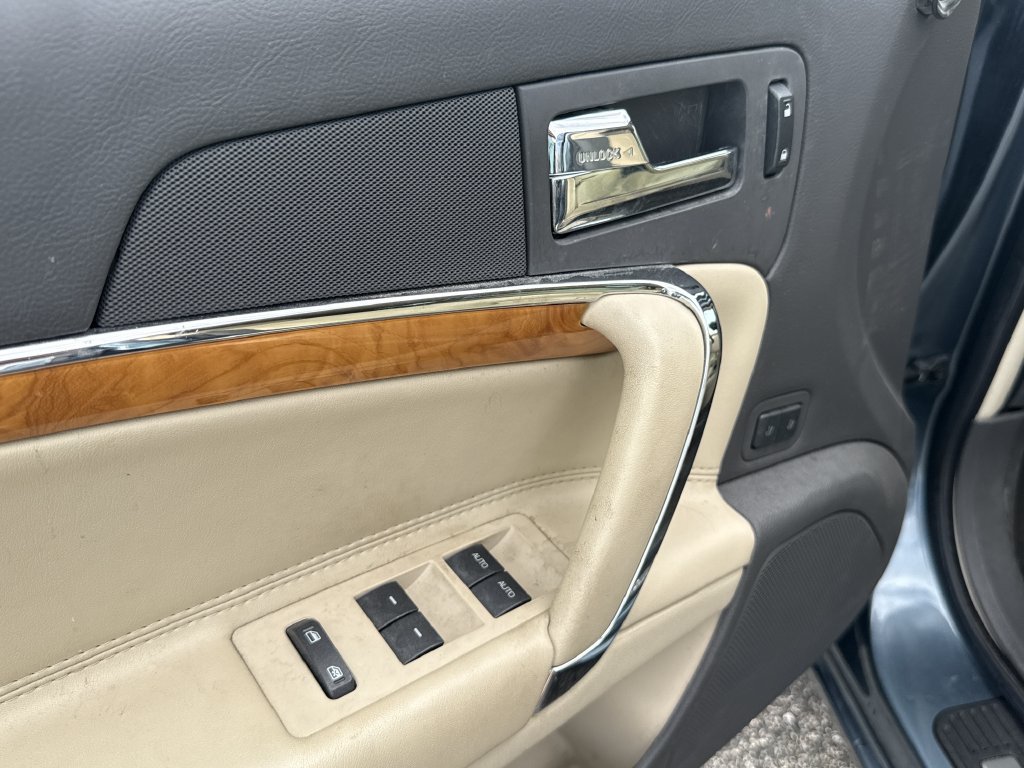 Used 2012 Lincoln MKZ FWD image 13