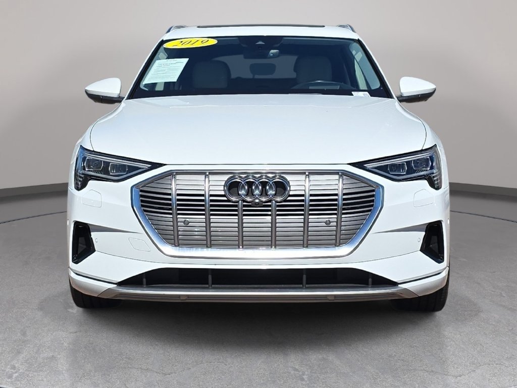 Used 2019 Audi e-tron Prestige w/ Prestige Package AWD/4WD image 3