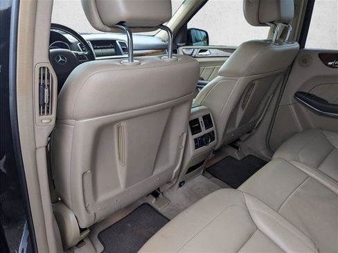 Used 2016 Mercedes-Benz GL 550 4MATIC image 25