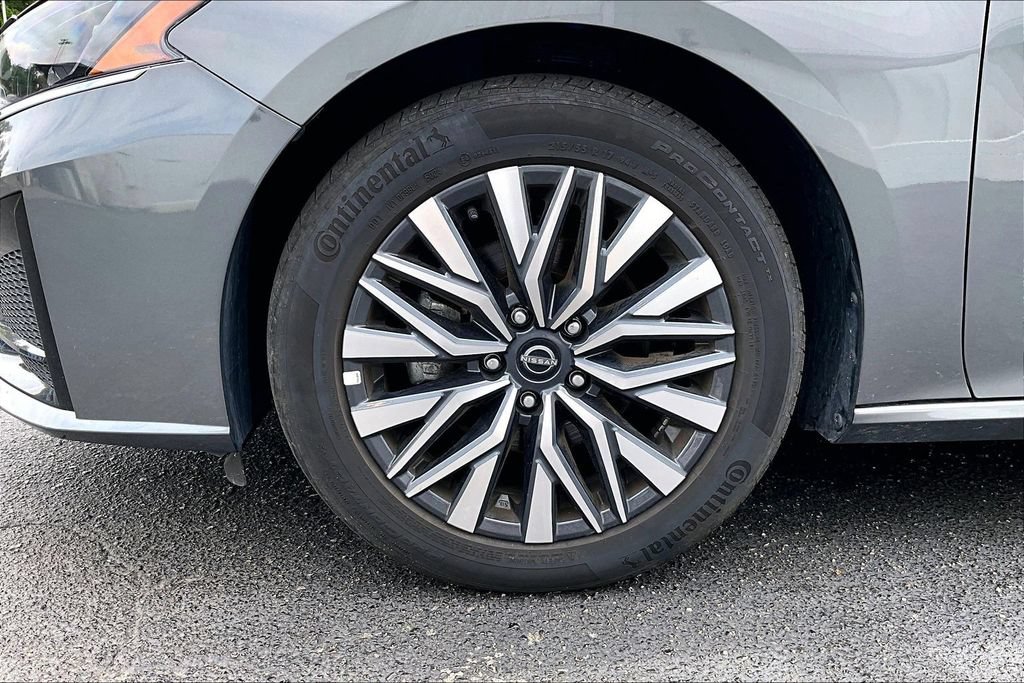 Used 2025 Nissan Altima 2.5 SV FWD image 31