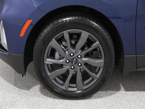 Used 2022 Chevrolet Equinox RS w/ RS Leather Package image 21