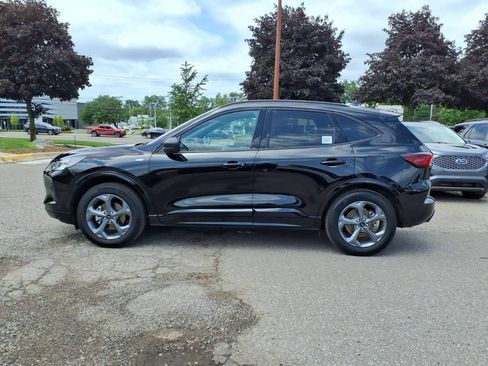 Used 2024 Ford Escape ST-Line w/ Tech Pack #1 AWD/4WD image 2