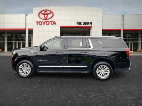 Used 2023 GMC Yukon XL Denali AWD/4WD image 7