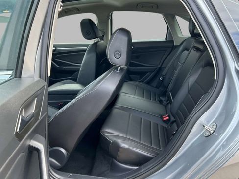 Used 2022 Volkswagen Jetta SE image 12