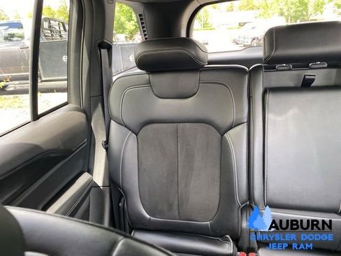 Used 2025 Jeep Grand Cherokee Altitude AWD/4WD image 20