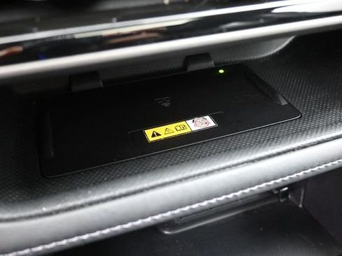Used 2023 Toyota Highlander XLE AWD/4WD image 23