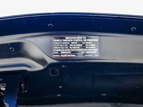 Used 2024 Mercedes-Benz GLC 300 image 27