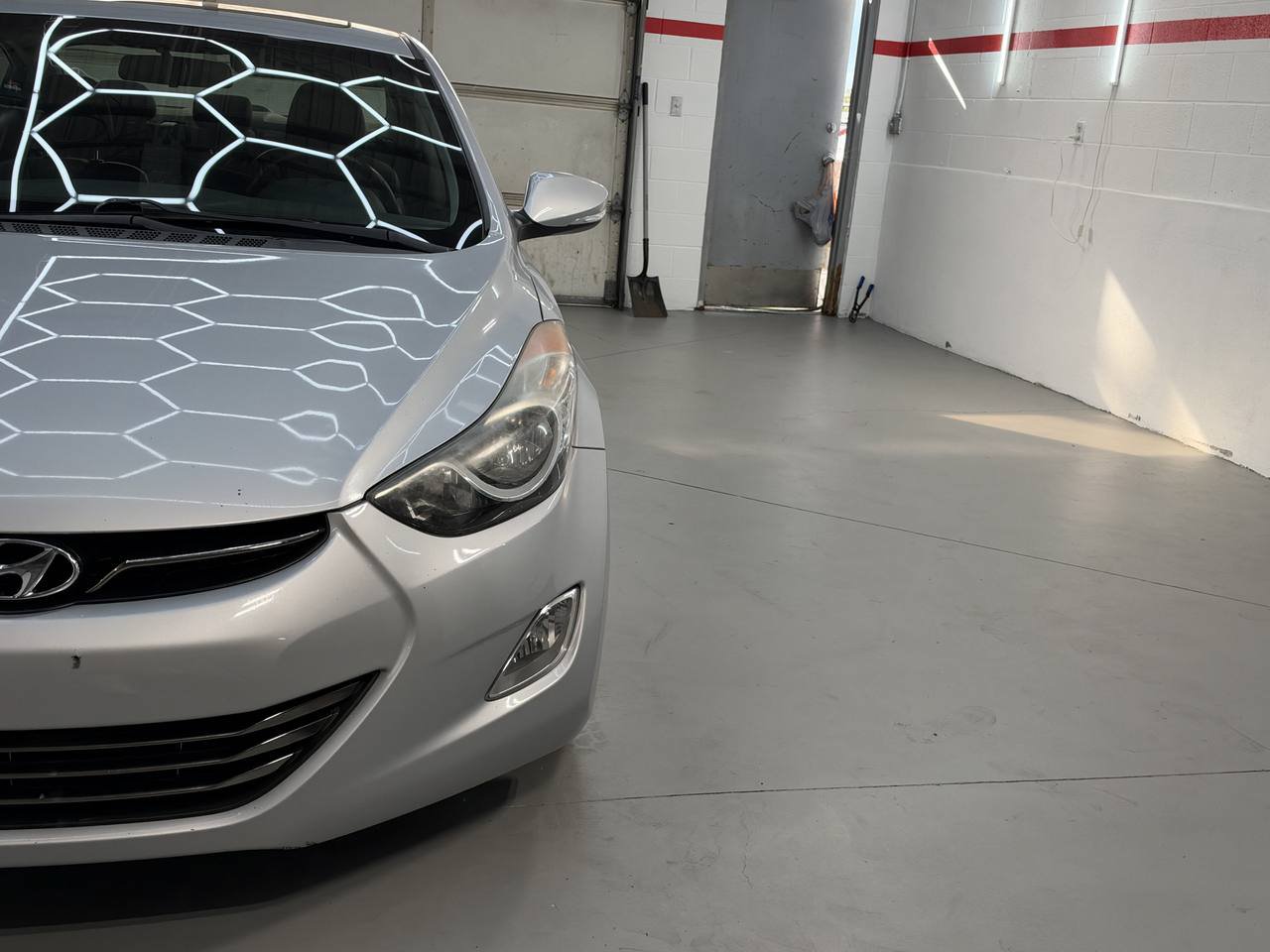 Used 2011 Hyundai Elantra Limited FWD image 12