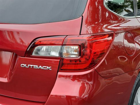 Used 2017 Subaru Outback 2.5i Premium image 36