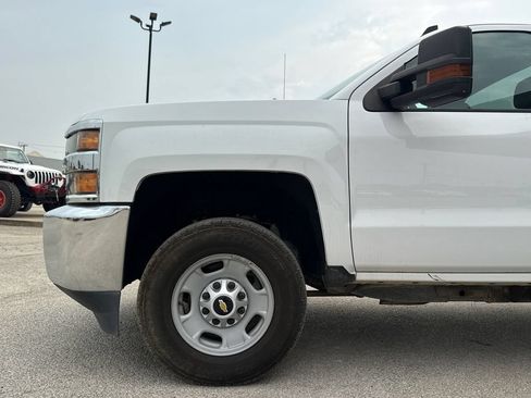 Used 2018 Chevrolet Silverado 2500 W/T w/ WT Convenience Package RWD image 5