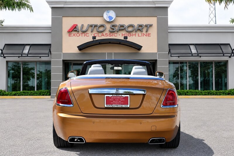 Used 2019 Rolls-Royce Dawn RWD image 3
