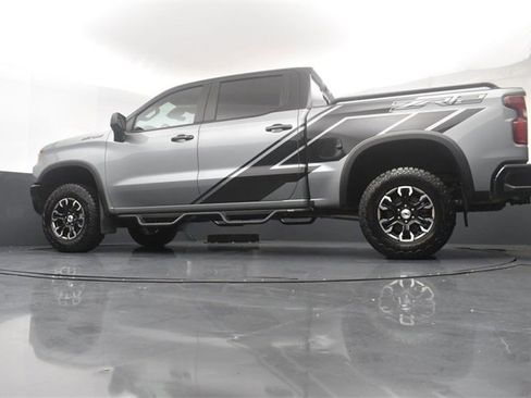 Used 2024 Chevrolet Silverado 1500 ZR2 w/ Technology Package image 21