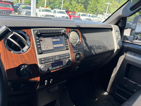 Used 2012 Ford F250 Lariat w/ Lariat Ultimate Pkg AWD/4WD image 34