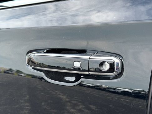 New 2026 GMC Yukon Denali Ultimate AWD/4WD image 13