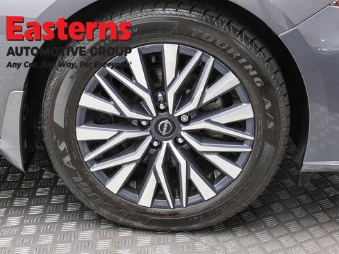 Used 2024 Nissan Altima 2.5 SV FWD image 31