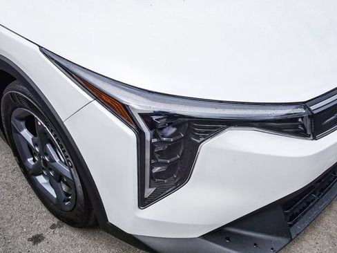 Certified 2025 Kia K4 FWD image 3