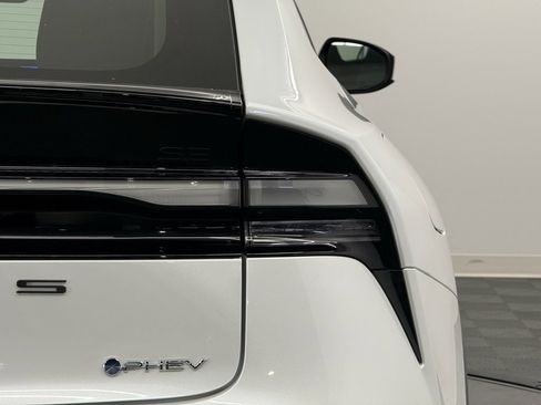 New 2026 Toyota Prius SE image 7