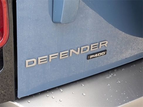 Used 2021 Land Rover Defender 110 X-Dynamic SE image 12