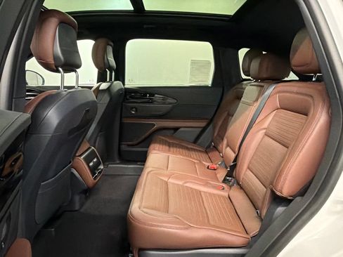 Used 2026 Lincoln Nautilus Reserve AWD/4WD image 31