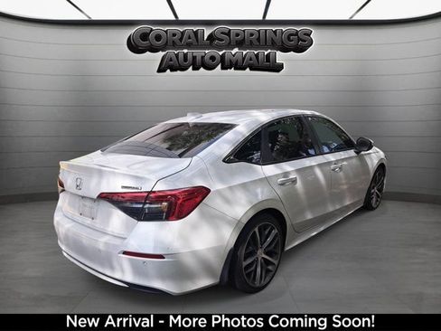 Used 2024 Honda Civic Touring image 2