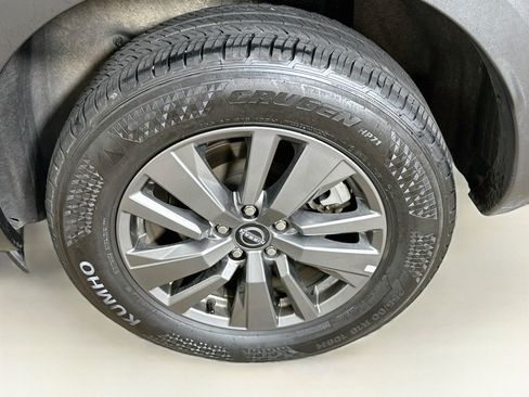 Used 2025 Nissan Pathfinder SV AWD/4WD image 11
