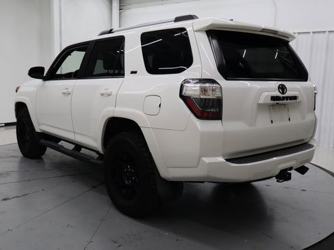 Used 2021 Toyota 4Runner SR5 Premium image 8
