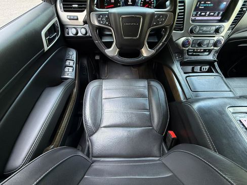Used 2018 GMC Yukon Denali w/ Denali Ultimate Package AWD/4WD image 14