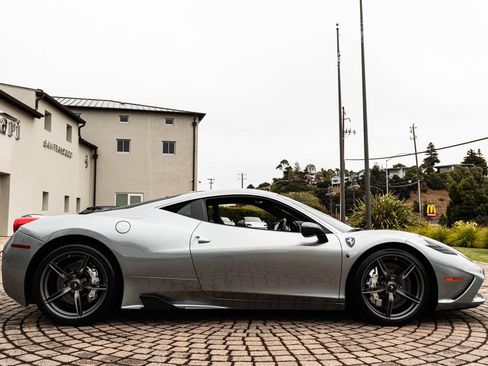 Used 2014 Ferrari 458 Speciale Coupe RWD image 3