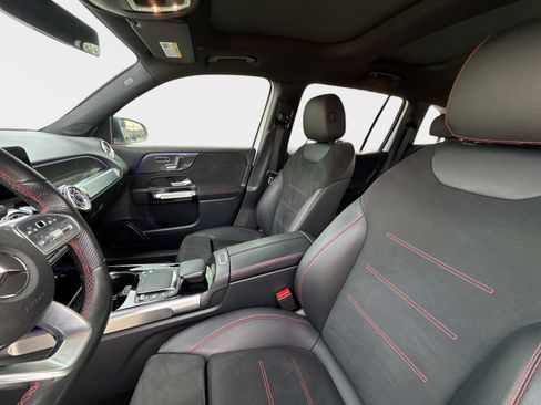 Used 2023 Mercedes-Benz GLB 250 GLB 250 image 24