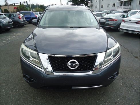 Used 2013 Nissan Pathfinder SV AWD/4WD image 3