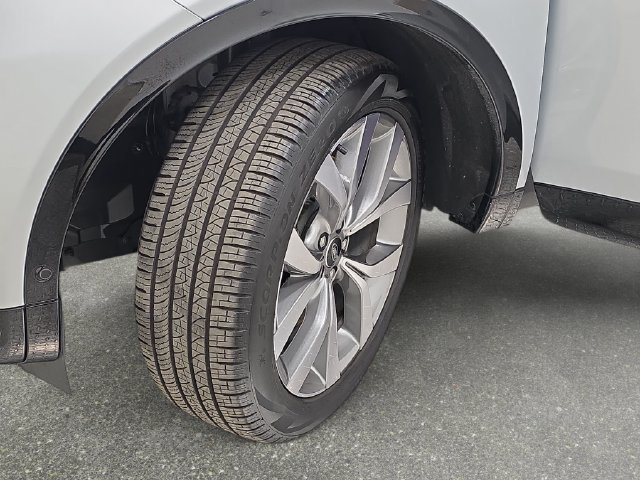 Used 2026 Land Rover Discovery Sport Landmark AWD/4WD image 31