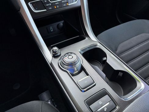 Used 2018 Ford Fusion SE image 21