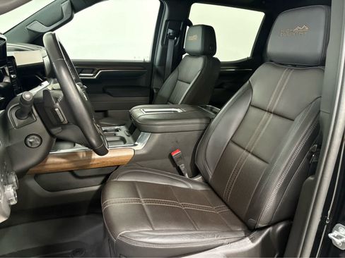 Used 2022 Chevrolet Silverado 1500 High Country w/ High Country Premium Package AWD/4WD image 13