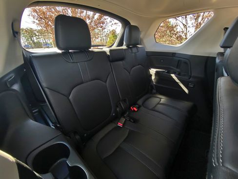 Used 2025 Honda Pilot EX-L image 30