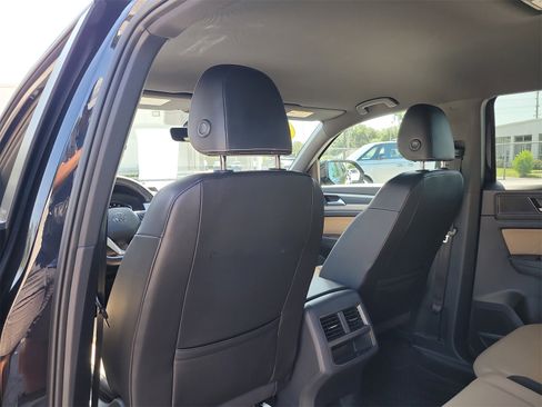 Used 2023 Volkswagen Atlas Cross Sport SE image 13