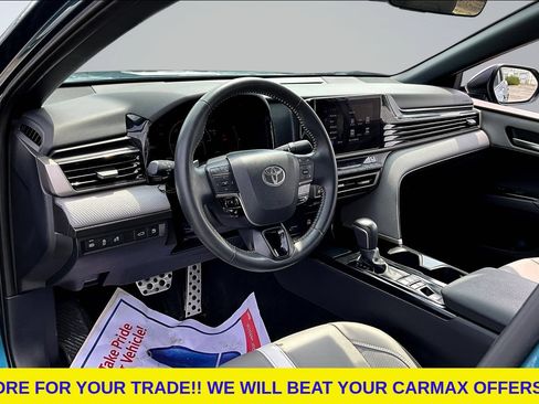 Used 2025 Toyota Camry SE FWD image 14