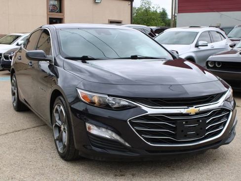 Used 2023 Chevrolet Malibu LT FWD image 1