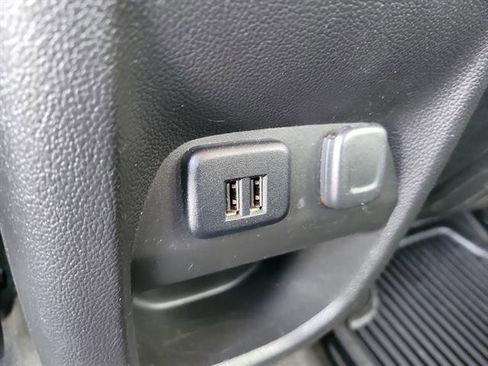 Used 2015 Chevrolet Colorado Z71 image 8