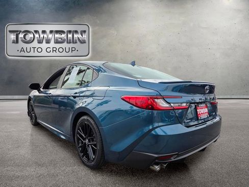 Used 2025 Toyota Camry SE w/ Convenience Package FWD image 6