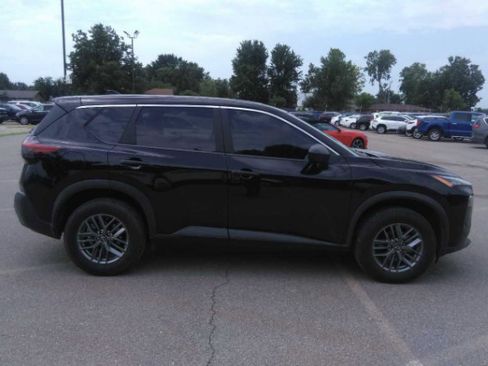 Used 2023 Nissan Rogue S AWD/4WD image 3