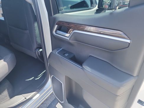 Used 2022 GMC Sierra 1500 Elevation RWD image 18
