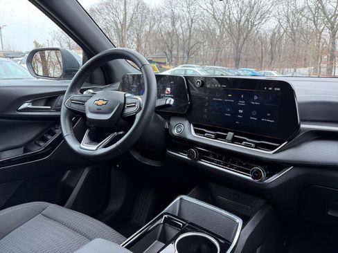 Used 2025 Chevrolet Equinox LT image 34