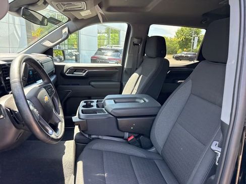 Used 2024 Chevrolet Silverado 1500 LT AWD/4WD image 5