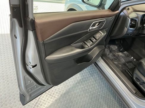 Used 2021 Nissan Rogue SL AWD/4WD image 30