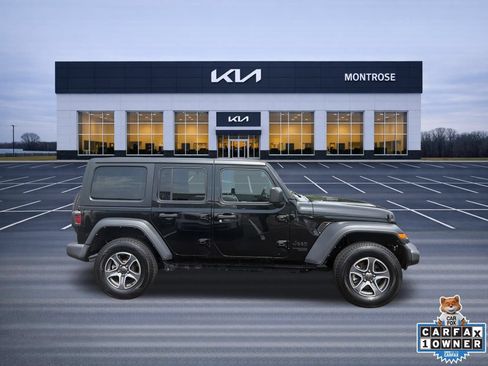 Used 2021 Jeep Wrangler Unlimited Sport AWD/4WD image 4